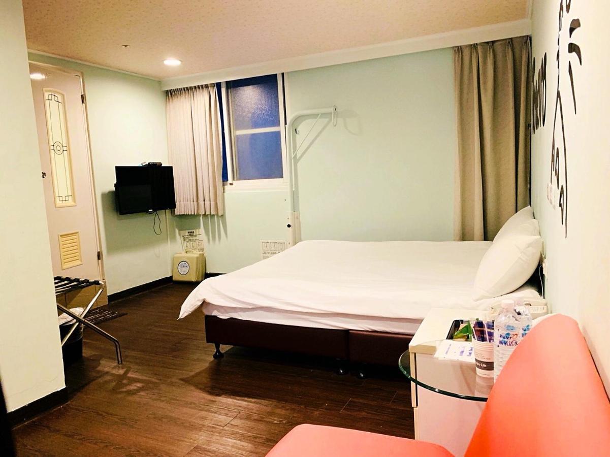 Easyinn Hotel & Hostel Tainan Extérieur photo