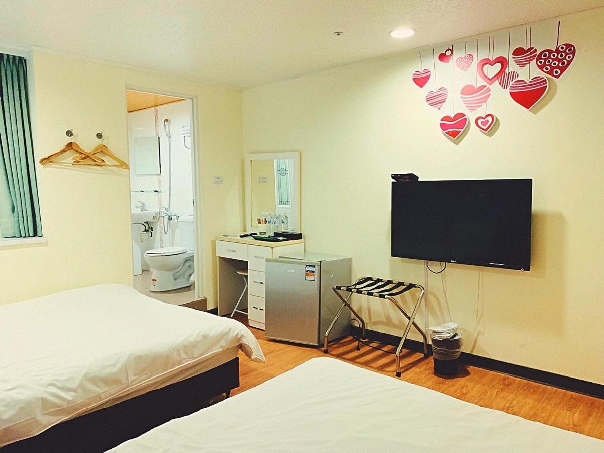 Easyinn Hotel & Hostel Tainan Extérieur photo