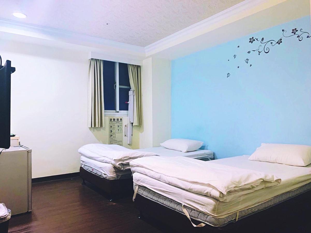 Easyinn Hotel & Hostel Tainan Extérieur photo