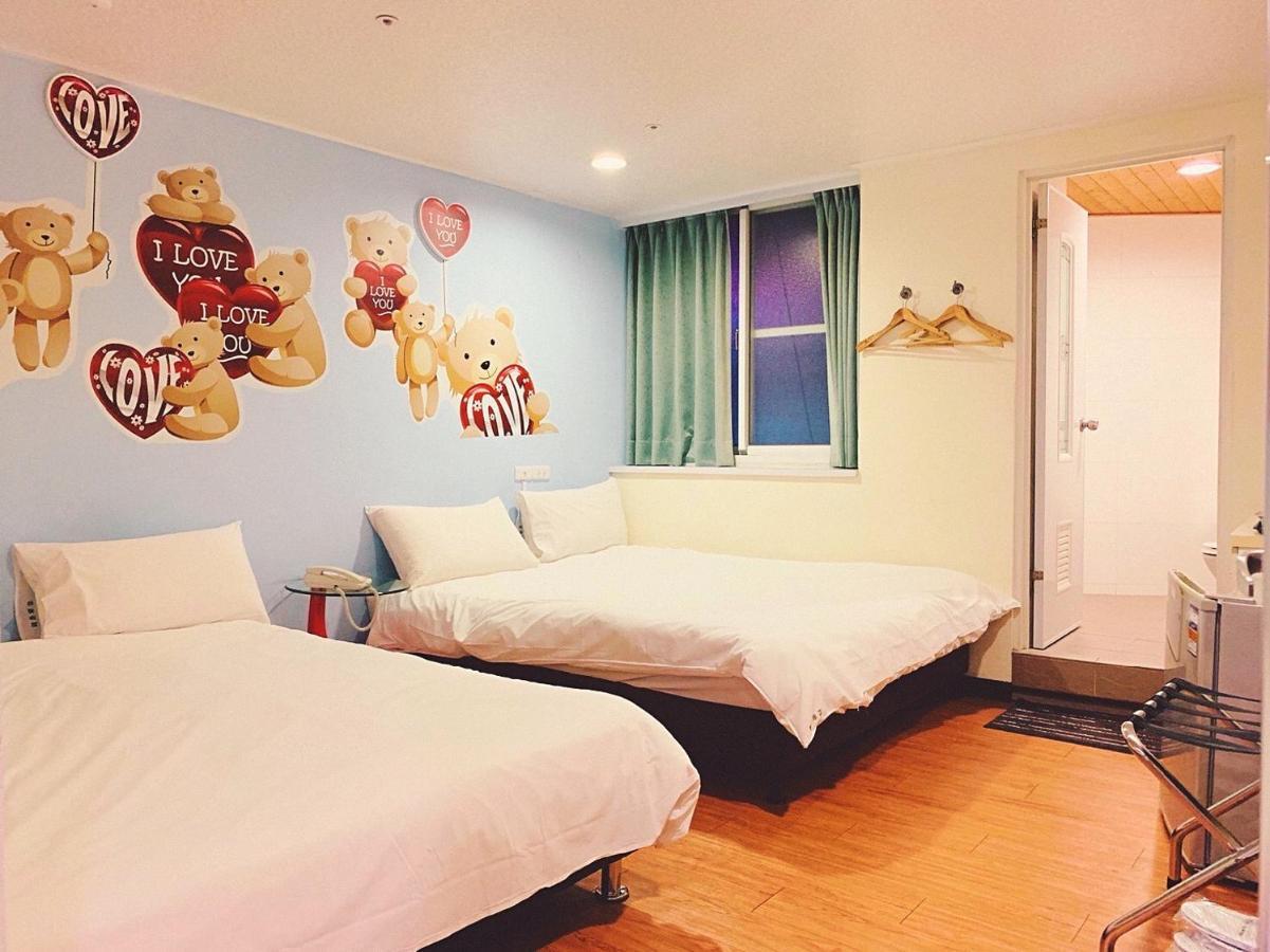 Easyinn Hotel & Hostel Tainan Extérieur photo