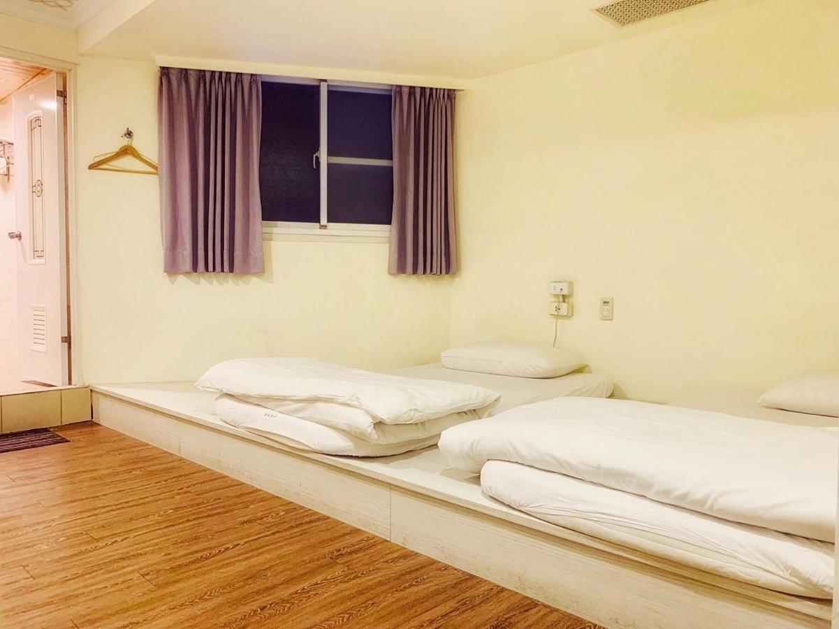 Easyinn Hotel & Hostel Tainan Extérieur photo
