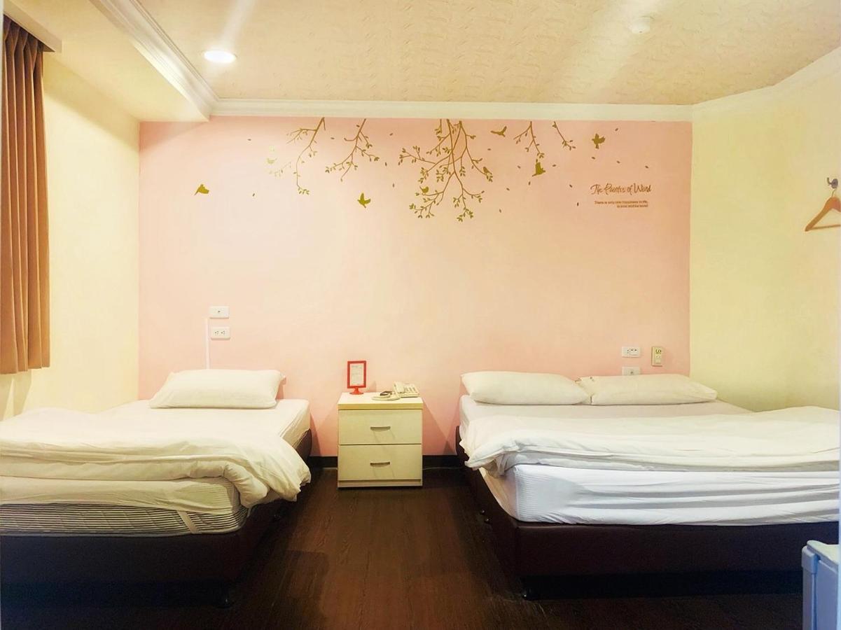 Easyinn Hotel & Hostel Tainan Extérieur photo