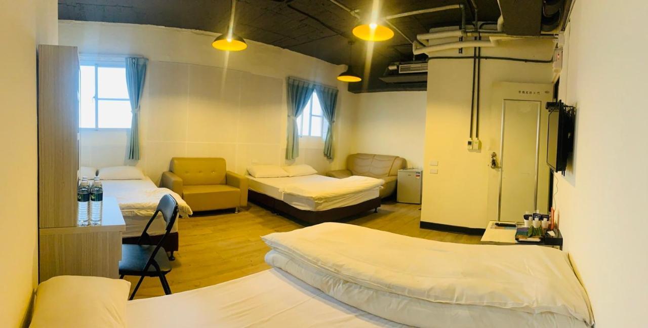 Easyinn Hotel & Hostel Tainan Extérieur photo
