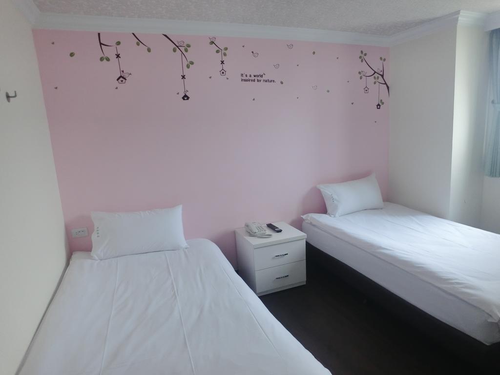 Easyinn Hotel & Hostel Tainan Extérieur photo