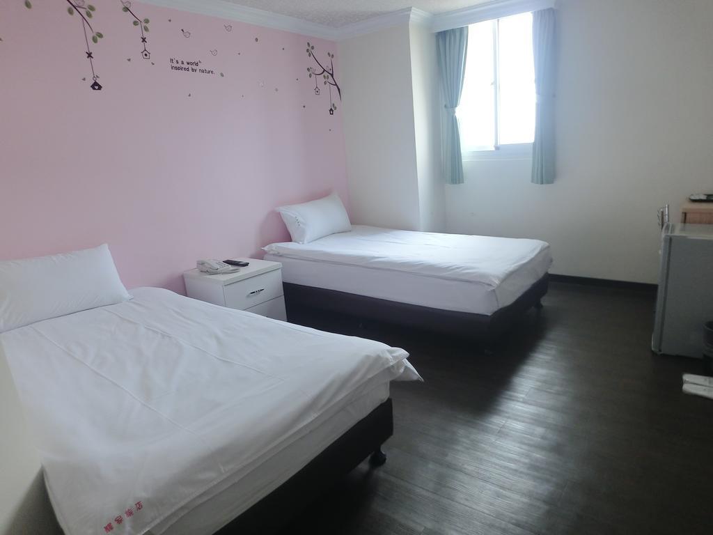 Easyinn Hotel & Hostel Tainan Extérieur photo